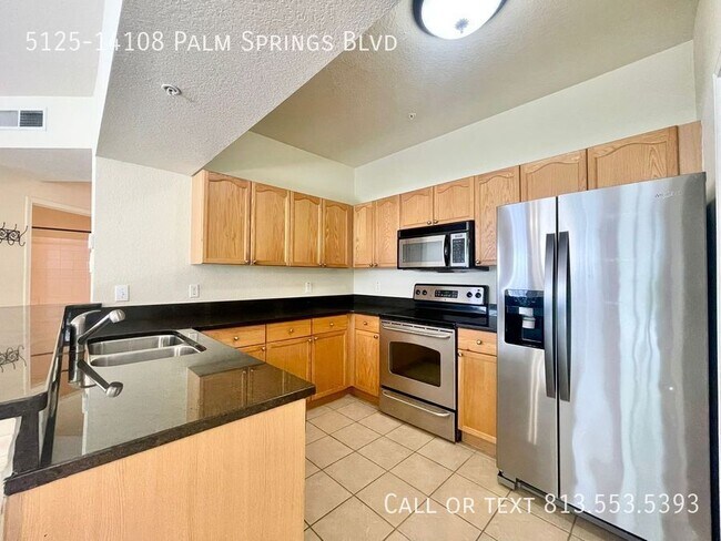 Foto del edificio - 5125-14108 Palm Springs Blvd-