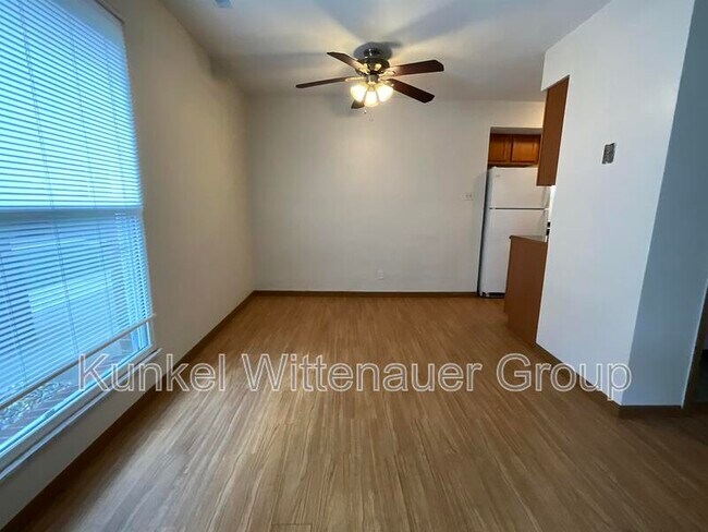 Foto del edificio - 1814 Jamestown Rd