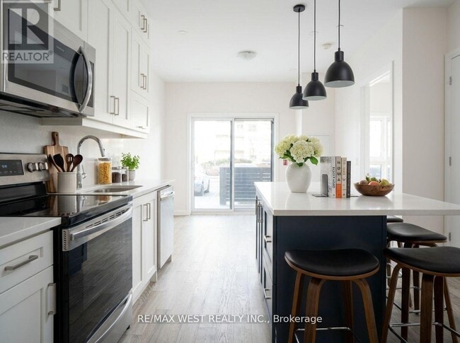 Building Photo - 102 Grovewood Common