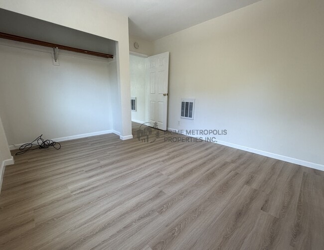 Building Photo - 447 Haddon Rd