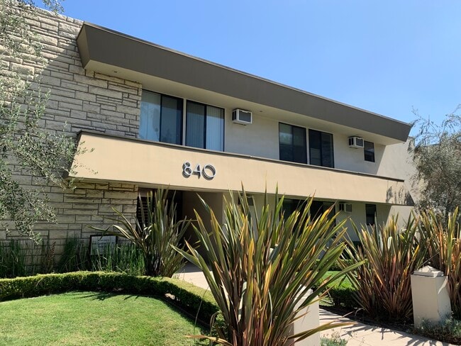 Foto del edificio - 840 S Bedford St