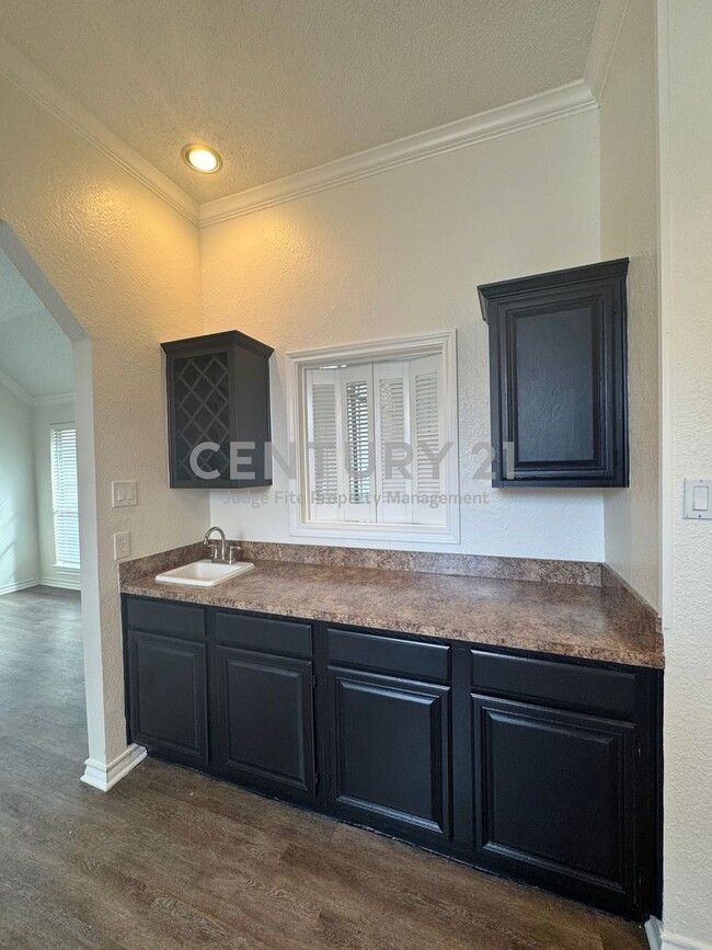 Foto del edificio - Beautiful 4/2/2 On Corner Lot For Rent in ...