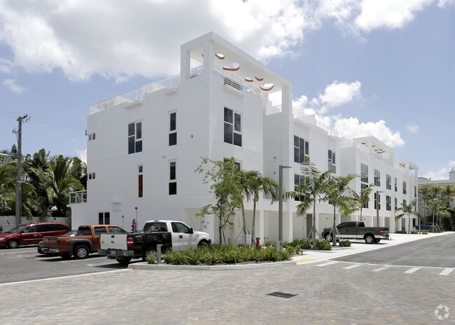 Building Photo - One Bay Residences