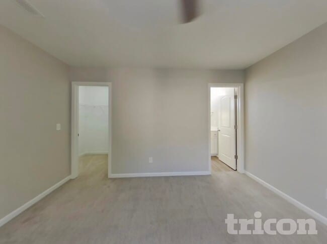 Building Photo - READY NOW