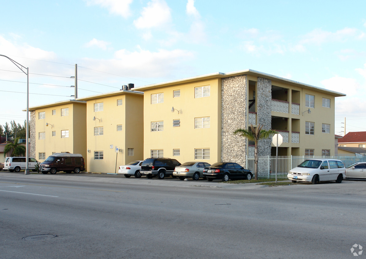 Primary Photo - 3350 E 4th Ave