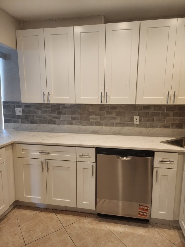 Building Photo - 2631 NW 60th Way