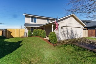 Building Photo - 5014 NE 152nd Ct