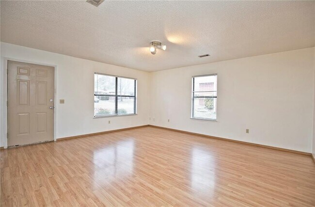 Foto del edificio - 5905 Sara St