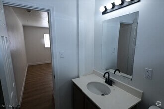Building Photo - 1610 Marlin Ave
