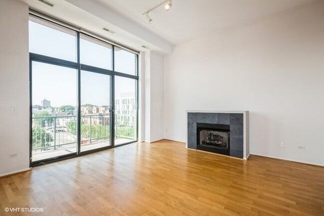 Building Photo - 3631 N Halsted St
