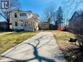 Building Photo - 127 Laurel St