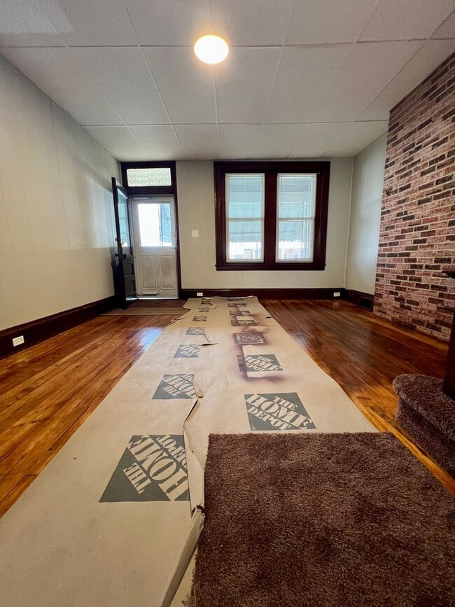 Building Photo - Stunning 3-Bedroom Townhome in Norristown! Available NOW!
