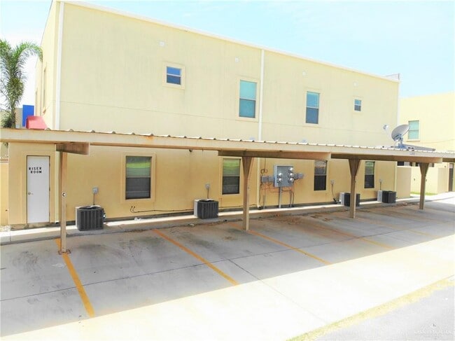 Building Photo - 1205 E Daffodil Ave