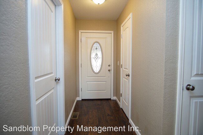 Foto del edificio - 3 br, 2 bath House - 4912 Bermuda Avenue