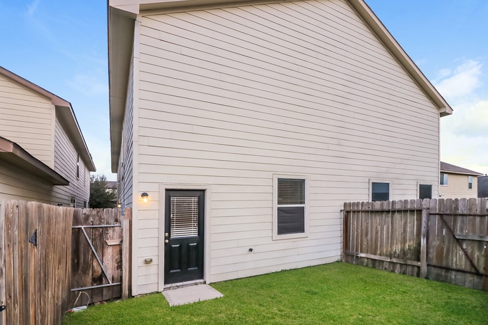 Building Photo - 5555 Plantation Forest Dr