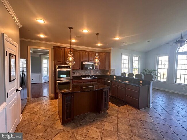 Building Photo - 1803 Bet Twice Cir