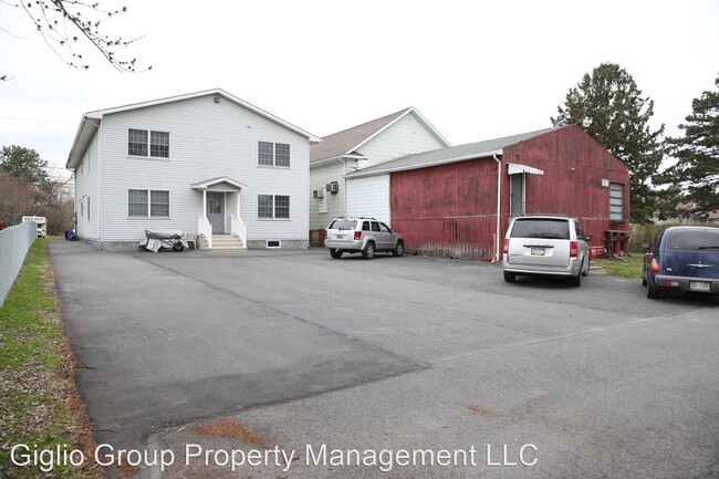 Building Photo - 420 Dunmore St