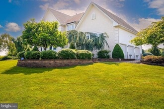 Building Photo - 19 Meadowlark Dr