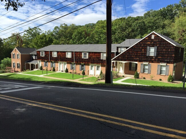 Building Photo - 17018 Burchfield Rd