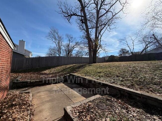 Building Photo - 8652 White Ave