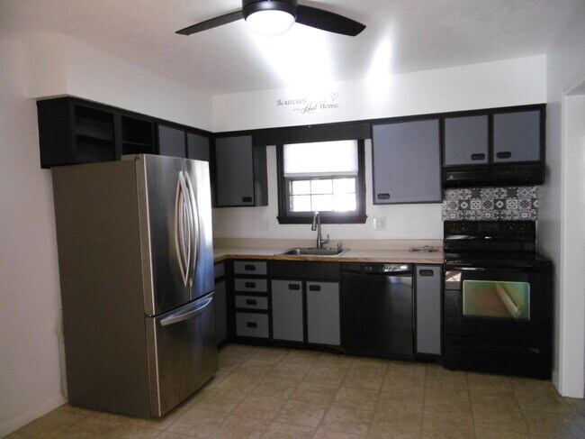 Foto del edificio - 122 Golfview Dr