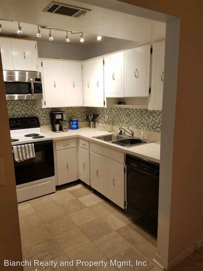 Building Photo - 1 br, 1 bath House - 17117 Gulf Blvd #432