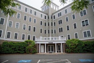 Building Photo - 8 Crowninshield St