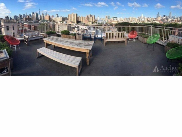 Foto principal - 190 E 7th St
