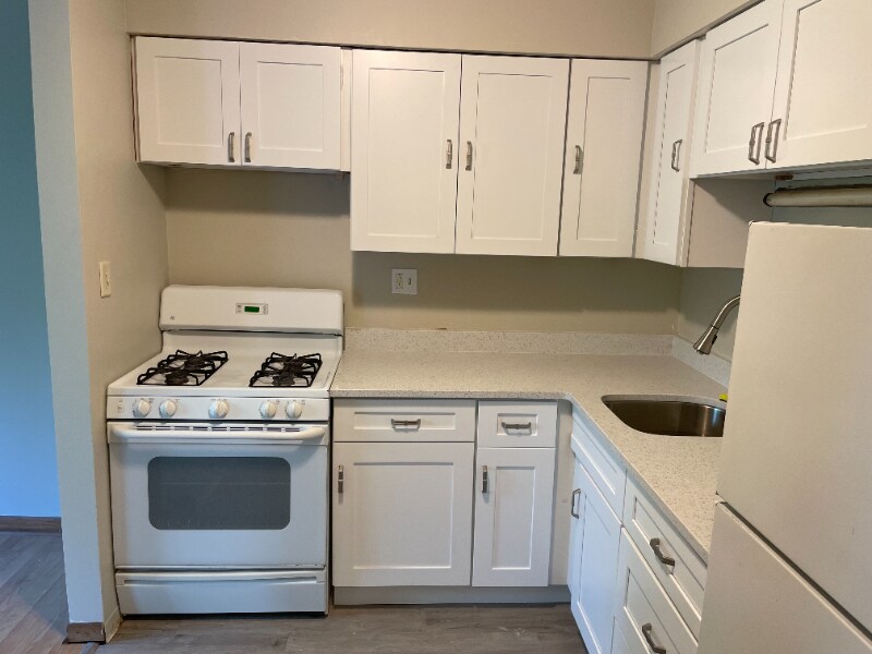 Foto principal - 822 College Blvd