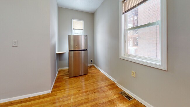 Building Photo - 15-17 Langdon St. Unit 15-1