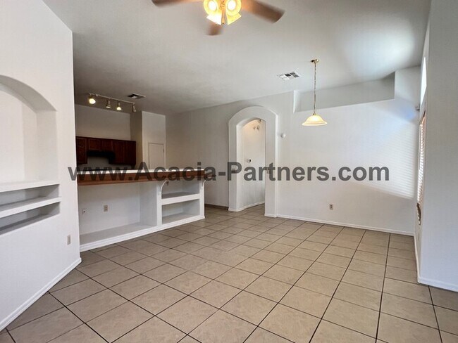 Foto del edificio - 2BD 2BA in Tres Pueblos w/ Garage & Washer/Dryer