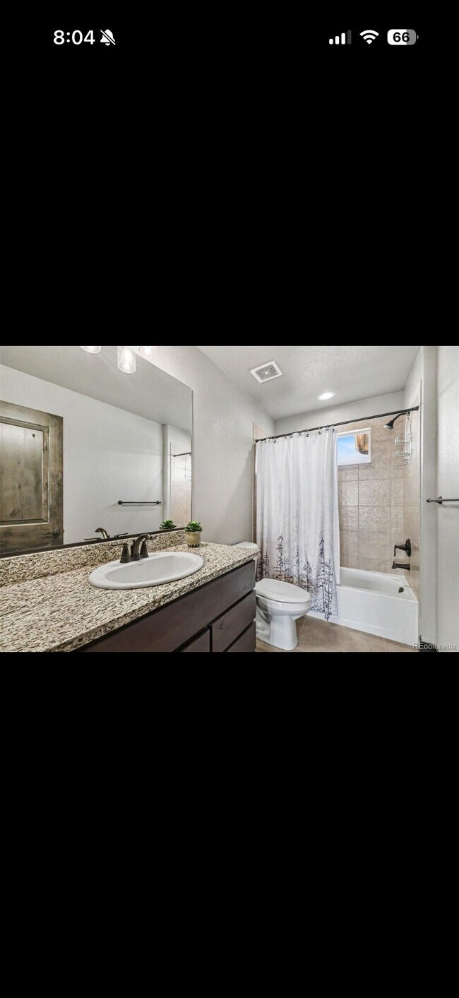 Foto del edificio - 1833 Castle Hill Dr