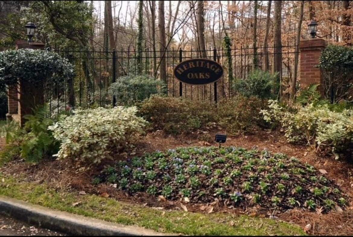 Foto principal - 102 Bainbridge Dr