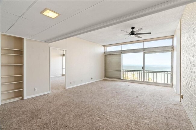 Building Photo - 4600 Ocean Dr