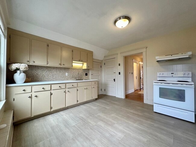 Building Photo - 60 Franklin St