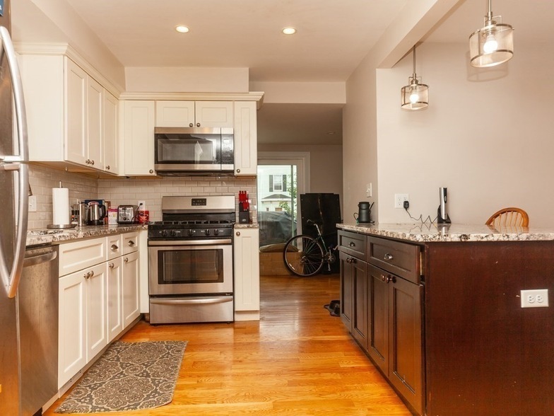 Primary Photo - 16 Mayhew Street