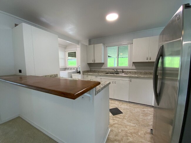 Building Photo - SINGLE LEVEL KANEOHE HOME
