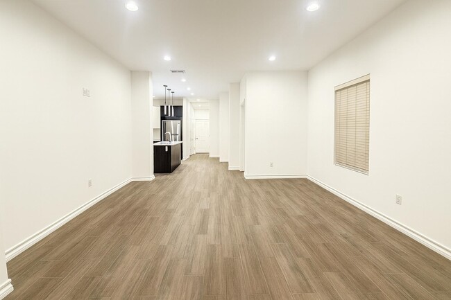 Building Photo - 5702 Moses Lp