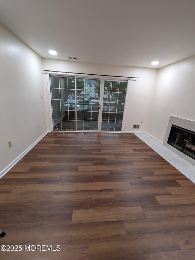 Foto del edificio - 110 Biscayne Ct