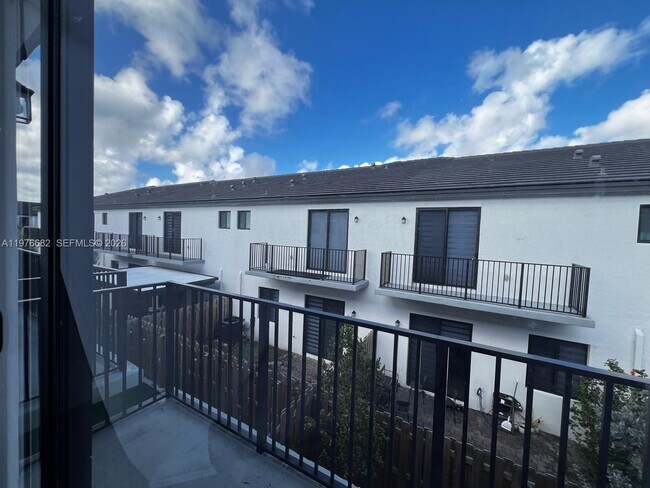 Foto del edificio - 13644 SW 157th Ct