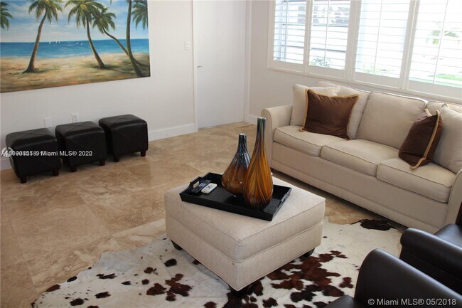 Building Photo - 201 Sunrise Dr