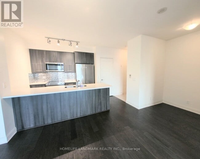 Building Photo - 825 Church St