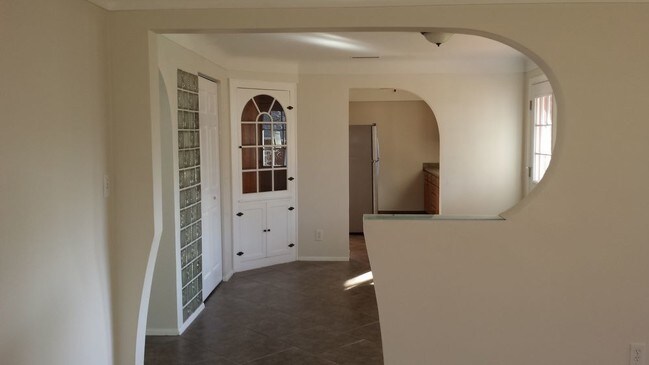 Building Photo - 5305 Leon Ct