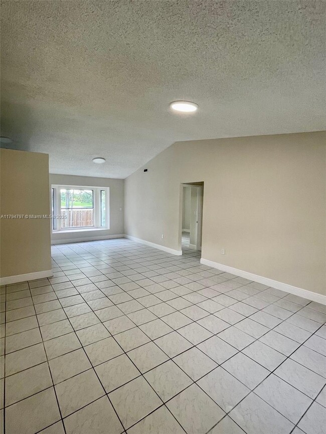 Foto del edificio - 21681 SW 97th Ct