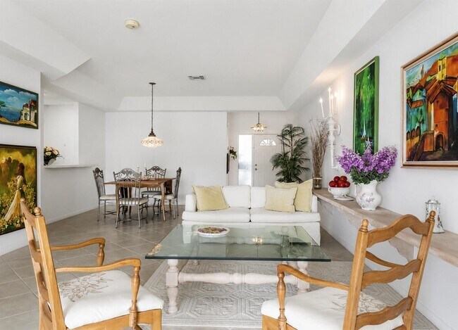 Foto del edificio - 8351 Sunmeadow Ln