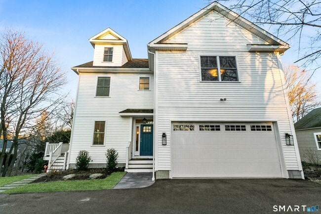Building Photo - 210 High Ridge Ave