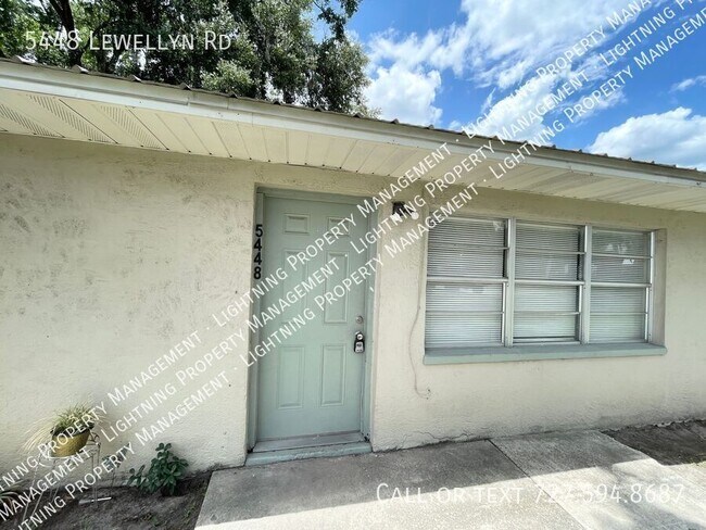 Foto del edificio - 5448 Lewellyn Rd