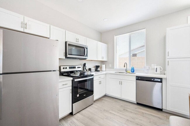 Foto del edificio - 6612 W Paradise Ln