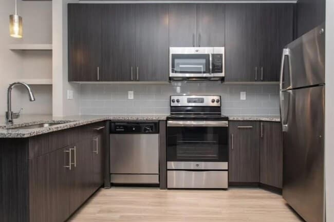Building Photo - 185 Cliftwood Dr NE