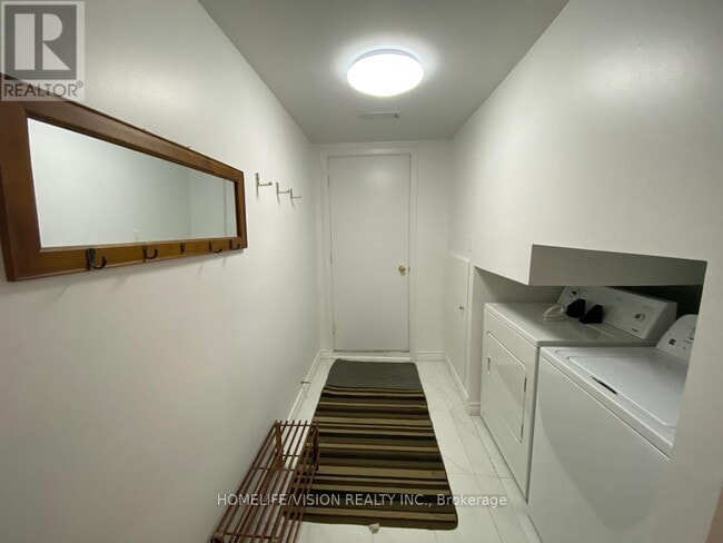 Building Photo - 179 Angus Dr